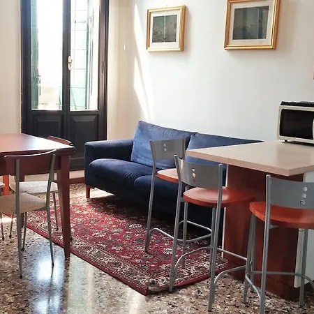 Paradiso Apartment *